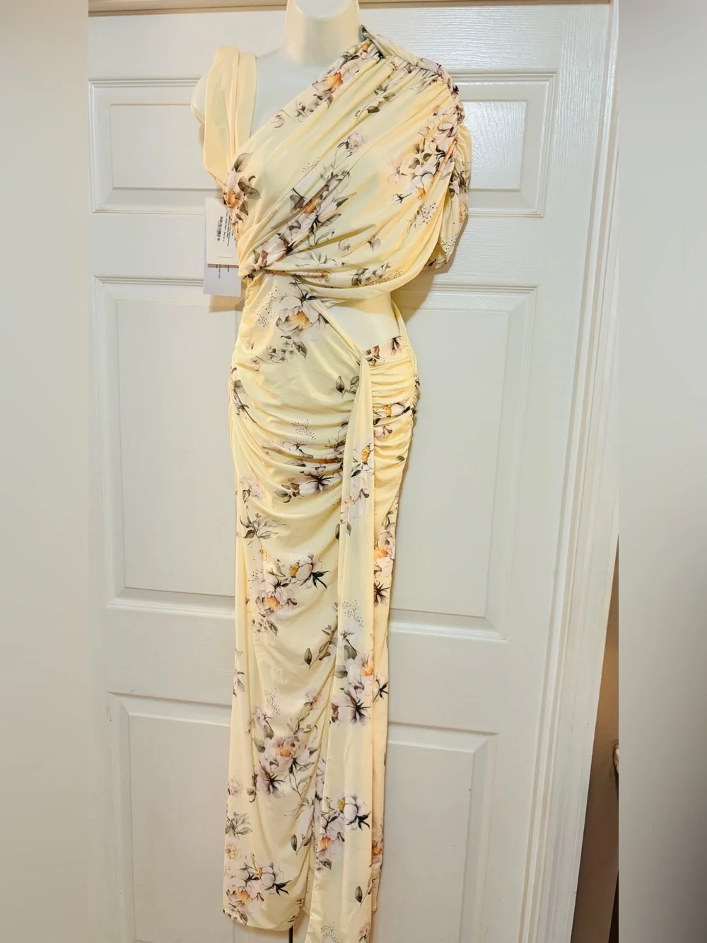 club london yellow dress Lucie | Ombre Satin Cowl-Neck Maxi Fit Model is 5’7 and wears UK size 8 / US size 4 Product Information Designed exclusively by Club L London Lined / some stretch Premium scuba crepe in Lemon (91% Polyester Club L London